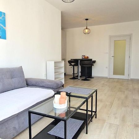 Apartment Lana Кърк Екстериор снимка